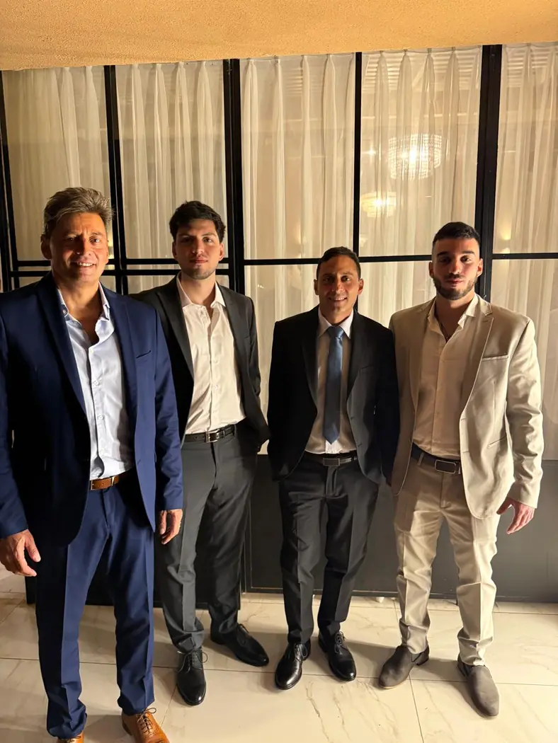 Arq. Arnaldo F. Vitale junto a su equipo