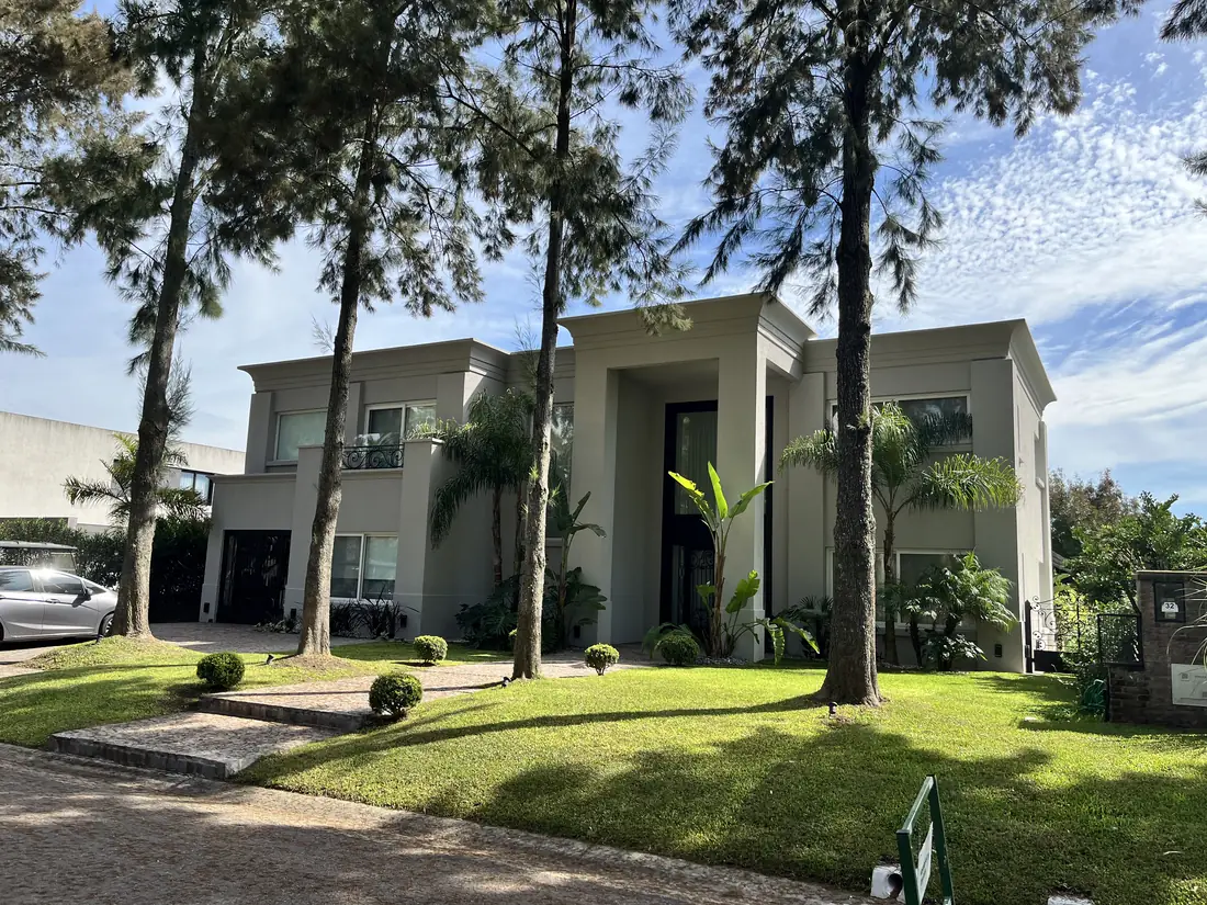 Casa construida por ARK+ en barrio privado